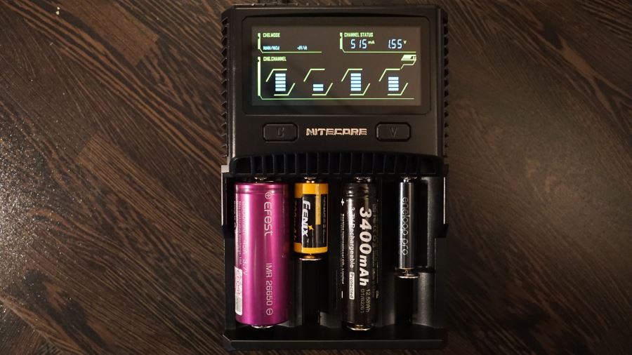 Nitecore SC4 Akku Ladegerät