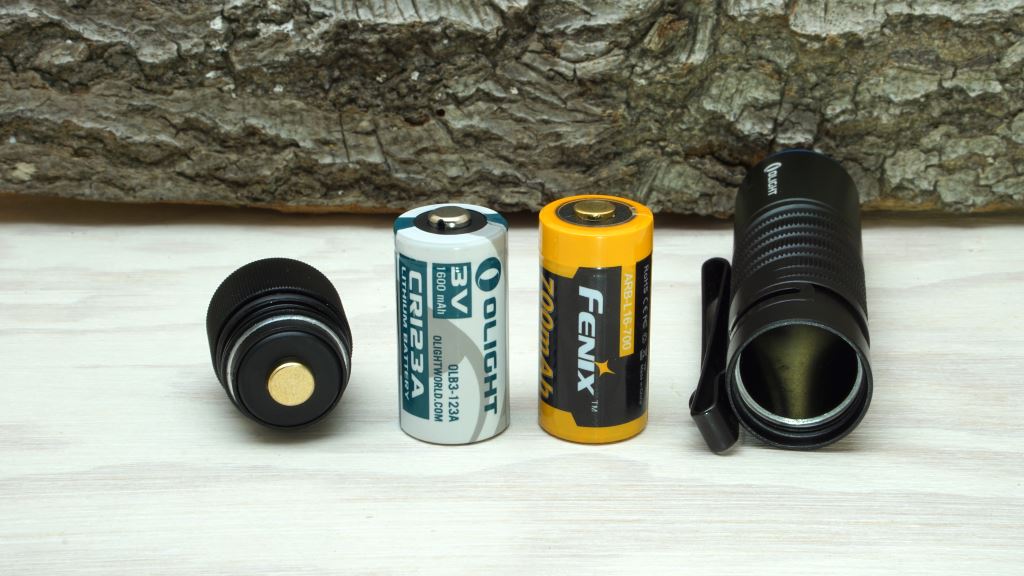 Stromversorgung der Olight M1T Raider