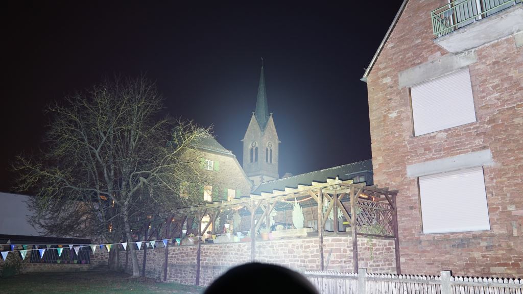 Acebeam X45 XHP70.2 Beamshot Kirchturm