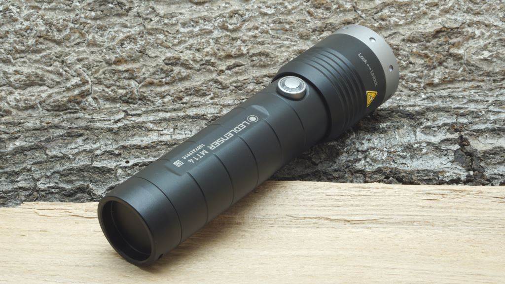 Jagd Taschenlampe Ledlenser MT14 mit Seitenschalter