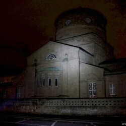 Nitecore SRT9 Beamshot Holzschuppen