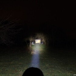 Klarus G35 Beamshot Bauwagen weit Klarus G35 Beamshot Bauwagen weit