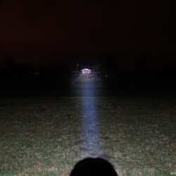 Klarus G35 Beamshot Gartenlaube Klarus G35 Beamshot Gartenlaube