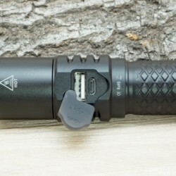 MecArmy MOT10 Ladebuchse und USB-Anschluss zur Powerbank Funktion MecArmy MOT10