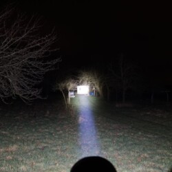 Beamshot ThruNite TN42 Bauwagen weit Beamshot ThruNite TN42 Bauwagen weit