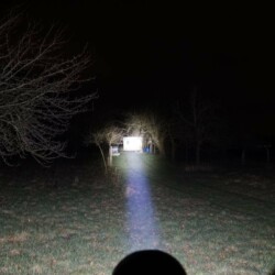 Beamshot ThruNite TN42 Bauwagen weit Beamshot ThruNite TN42 Bauwagen weit