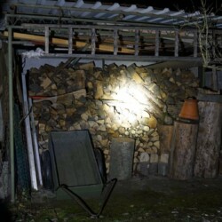 Beamshot ThruNite TN42 Holzschuppen Beamshot ThruNite TN42 Holzschuppen