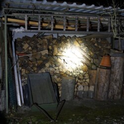 Beamshot ThruNite TN42 Holzschuppen Beamshot ThruNite TN42 Holzschuppen