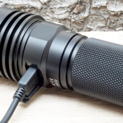 ThruNite TC20 LED Taschenlampe mit USB-Ladekabel ThruNite TC20 LED Taschenlampe mit USB-Ladekabel